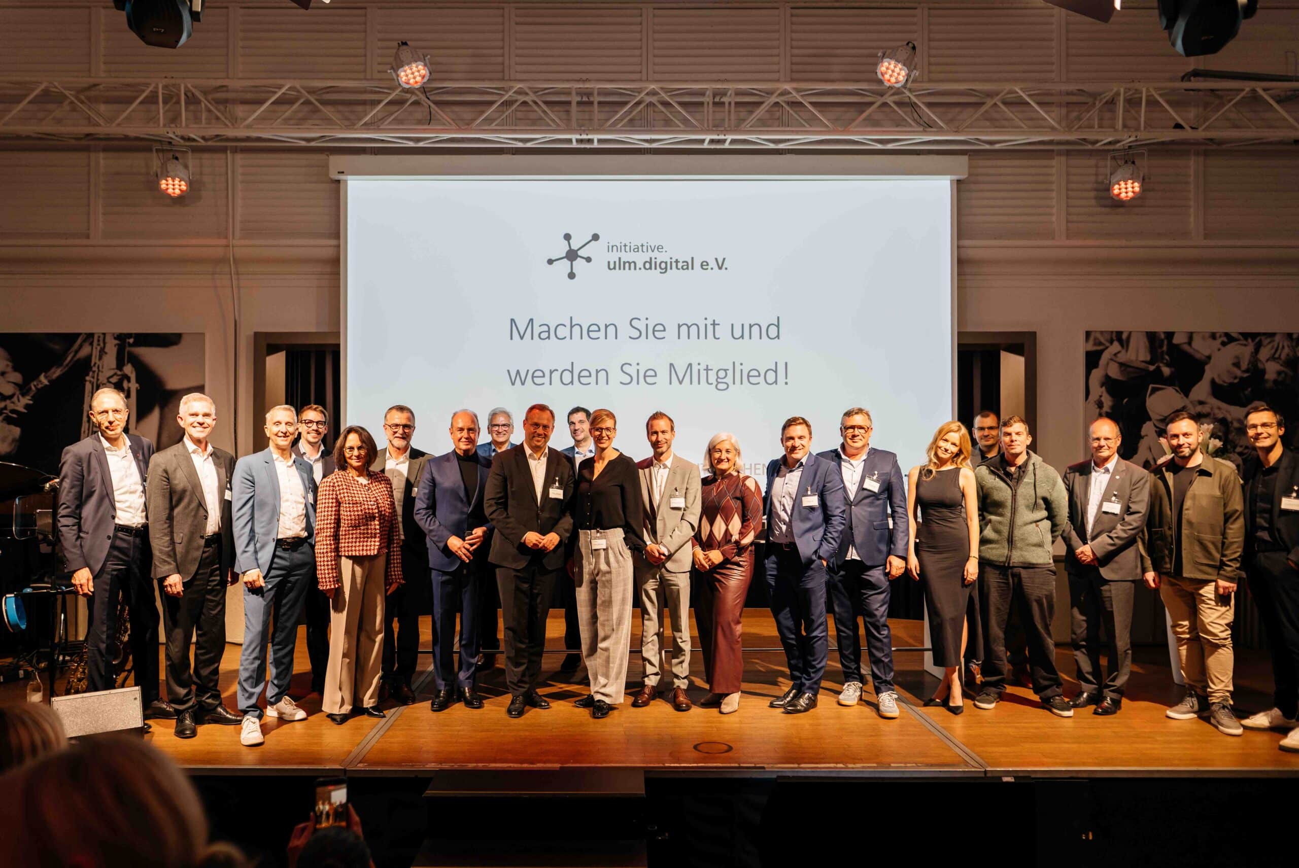 initiative.ulm.digital feiert zehnjähriges Bestehen mit einem Best of digitaler Themen und 350 Gästen 
